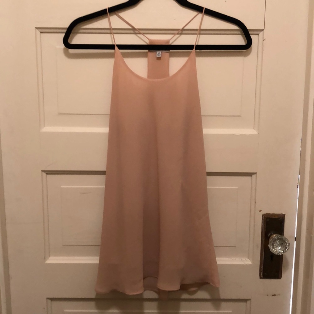 Super flattering flowy top!